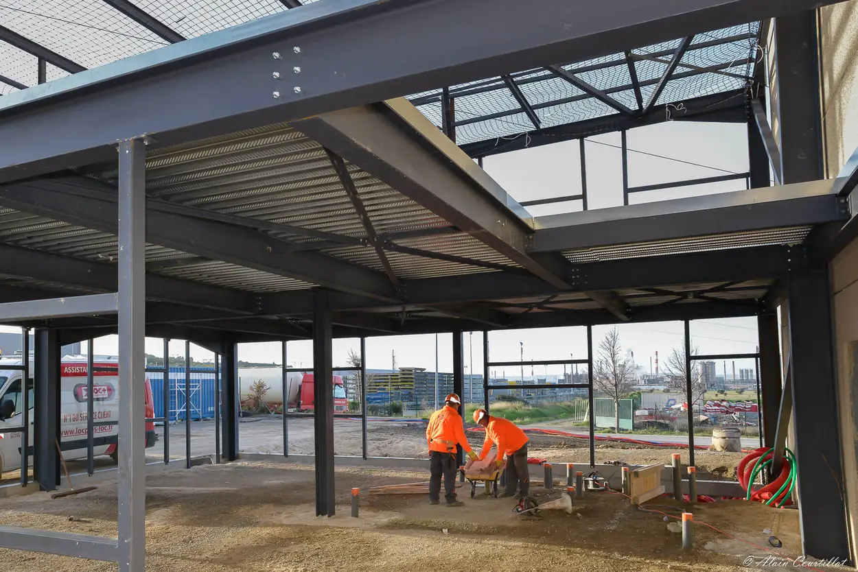 Chantier de construction d’un bâtiment industriel par BRG