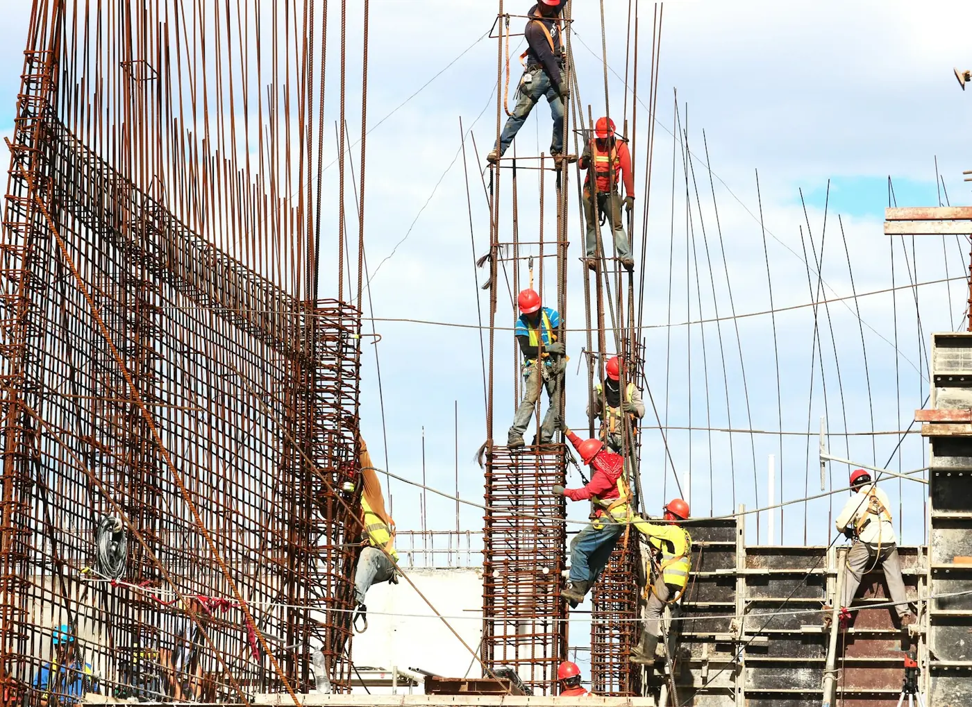 Ouvrage de maçonnerie et ferraillage sur chantier